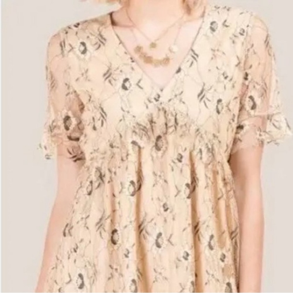 Francesca’s Beige Lace Dress